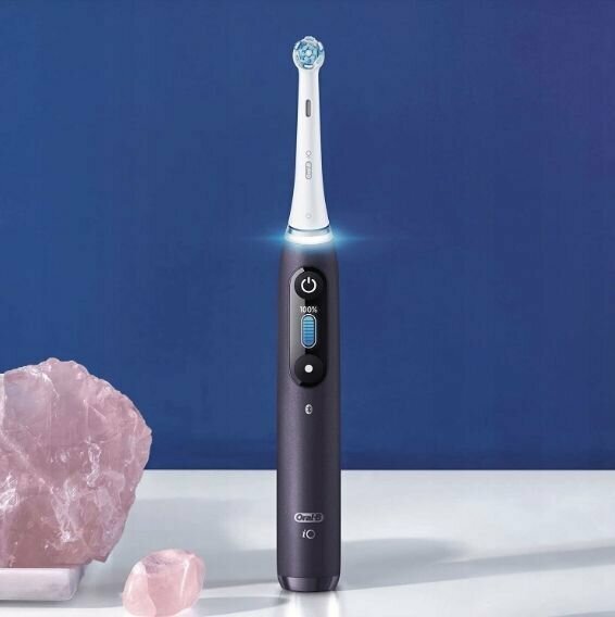 Электрическая зубная щетка Oral B iO Series 8N Special Edition, фиолетовый - фотография № 8