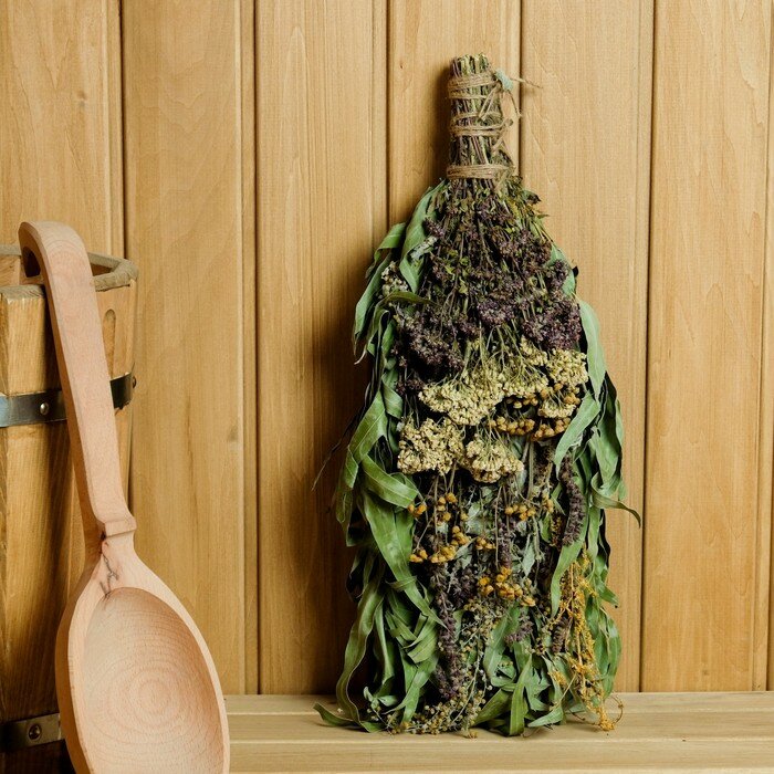 Веник для бани "Травяной коктейль" из букета различных трав, в индивидуальной упаковке - фотография № 1