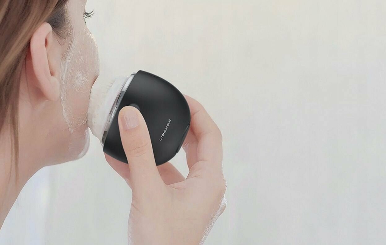 Ультразвуковая щетка для чистки лица Liberex Egg, черная - фотография № 1