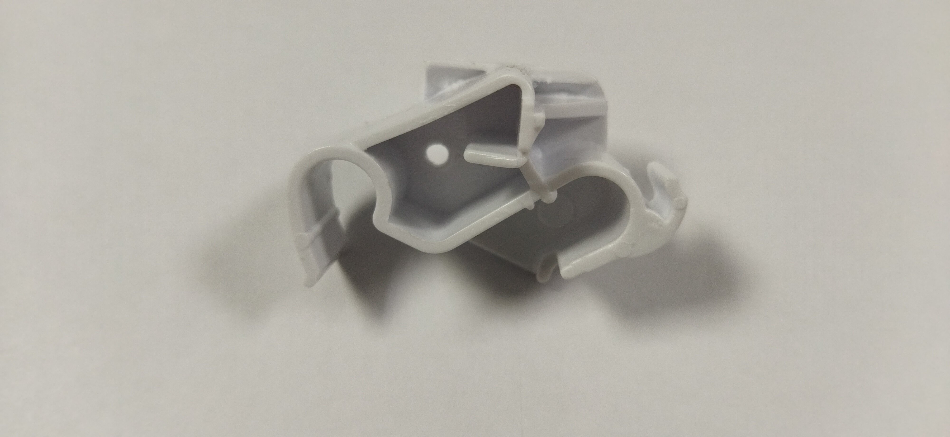 фото 5776260100 (Держатель (крепеж) откидной панели для холодильника Beko, Blomberg)