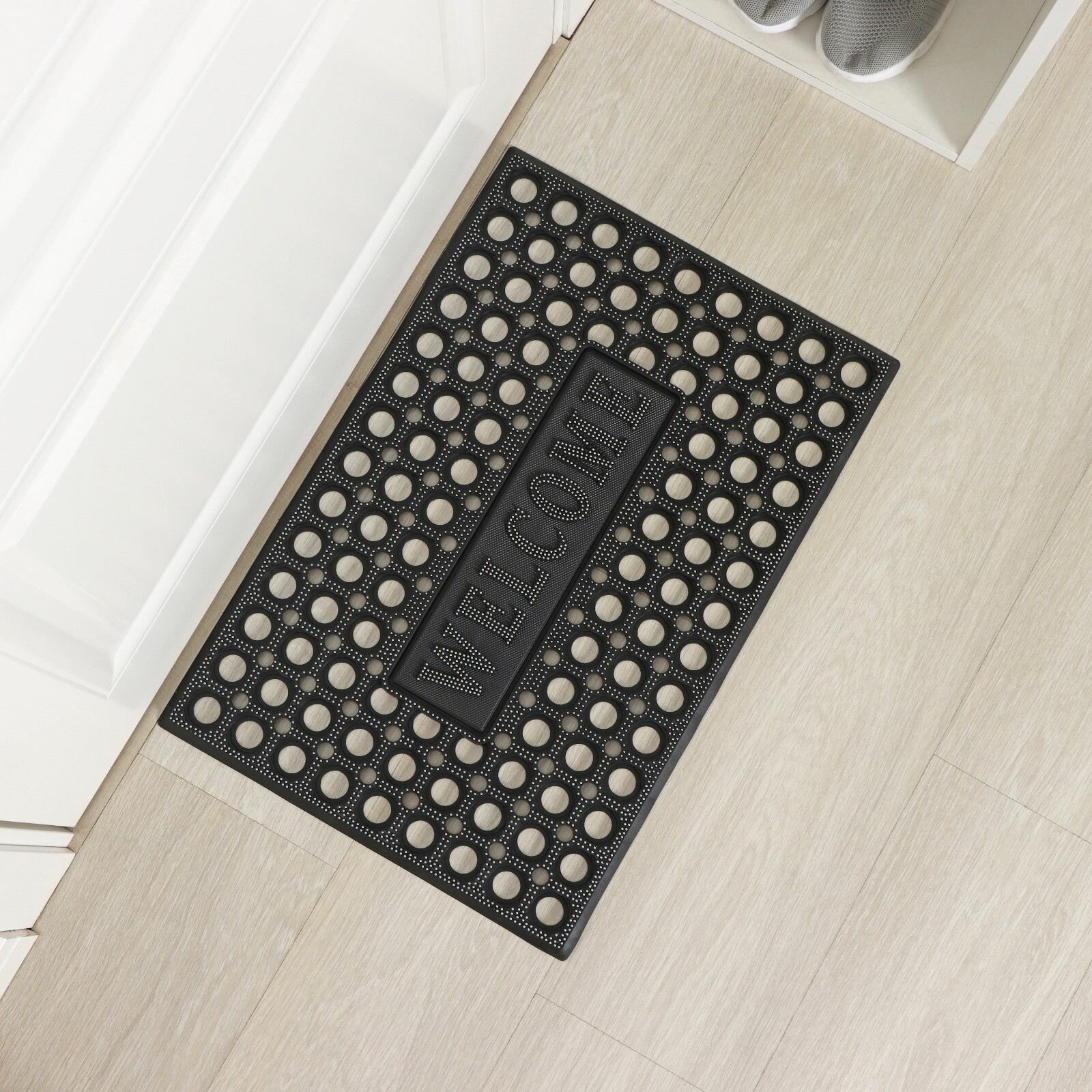 фото Черный ячеистый придверный коврик (39,5х59 см)