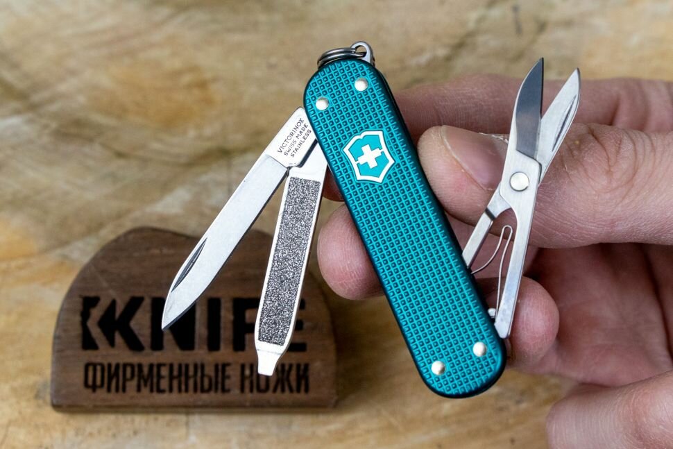 Карманный нож "Classic Alox Wild Gungle" X55CrMo14 Alox (Aluminium Oxide) 0.6221.242G от Victorinox