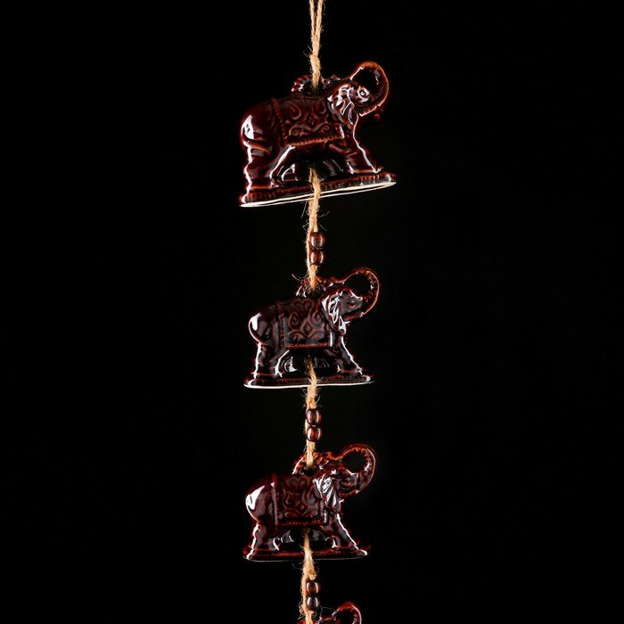 Оберег "Слоны", коричневый, керамика - фотография № 4