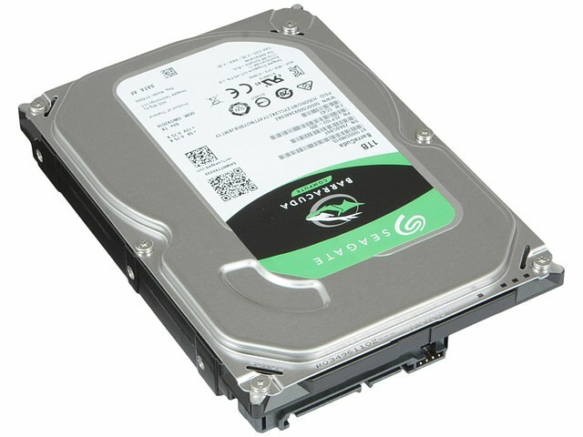 Жесткий диск Seagate Жесткий диск 1ТБ Seagate BarraCuda ST1000DM010, 7200об./мин., 64МБ (SATA III) (oem)