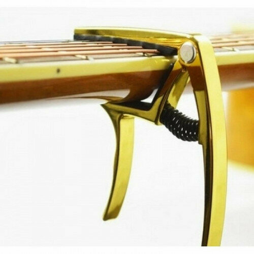 Каподастр для акустической гитары с медиатором металл Цвет золото Alice