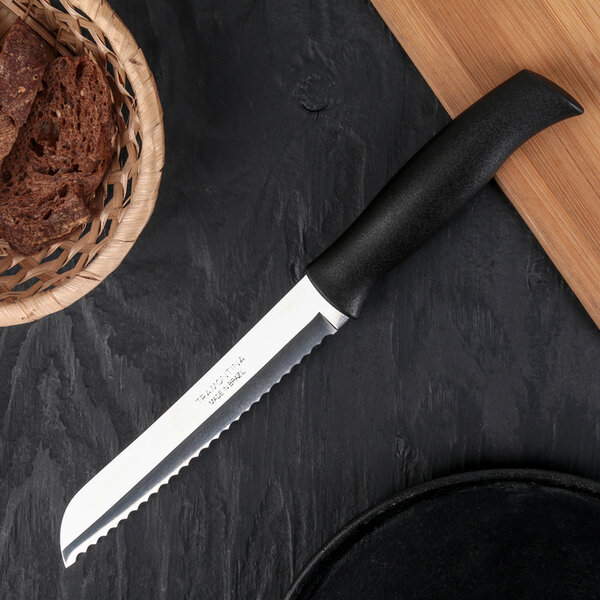Нож кухонный для хлеба Athus, лезвие 17,5 см, сталь AISI 420 Tramontina 2722403 .