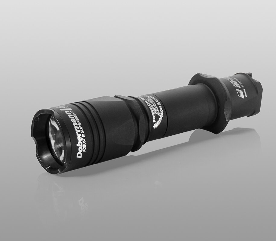 Тактический фонарь для охоты Armytek F02003BW Dobermann (тёплый свет)