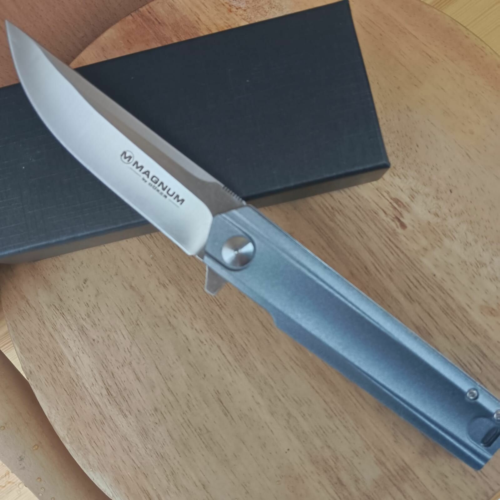 Нож Boker Magnum