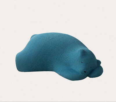 Пуф декоративный в виде спящего медведя (вязаная ткань, синий) - фотография № 1