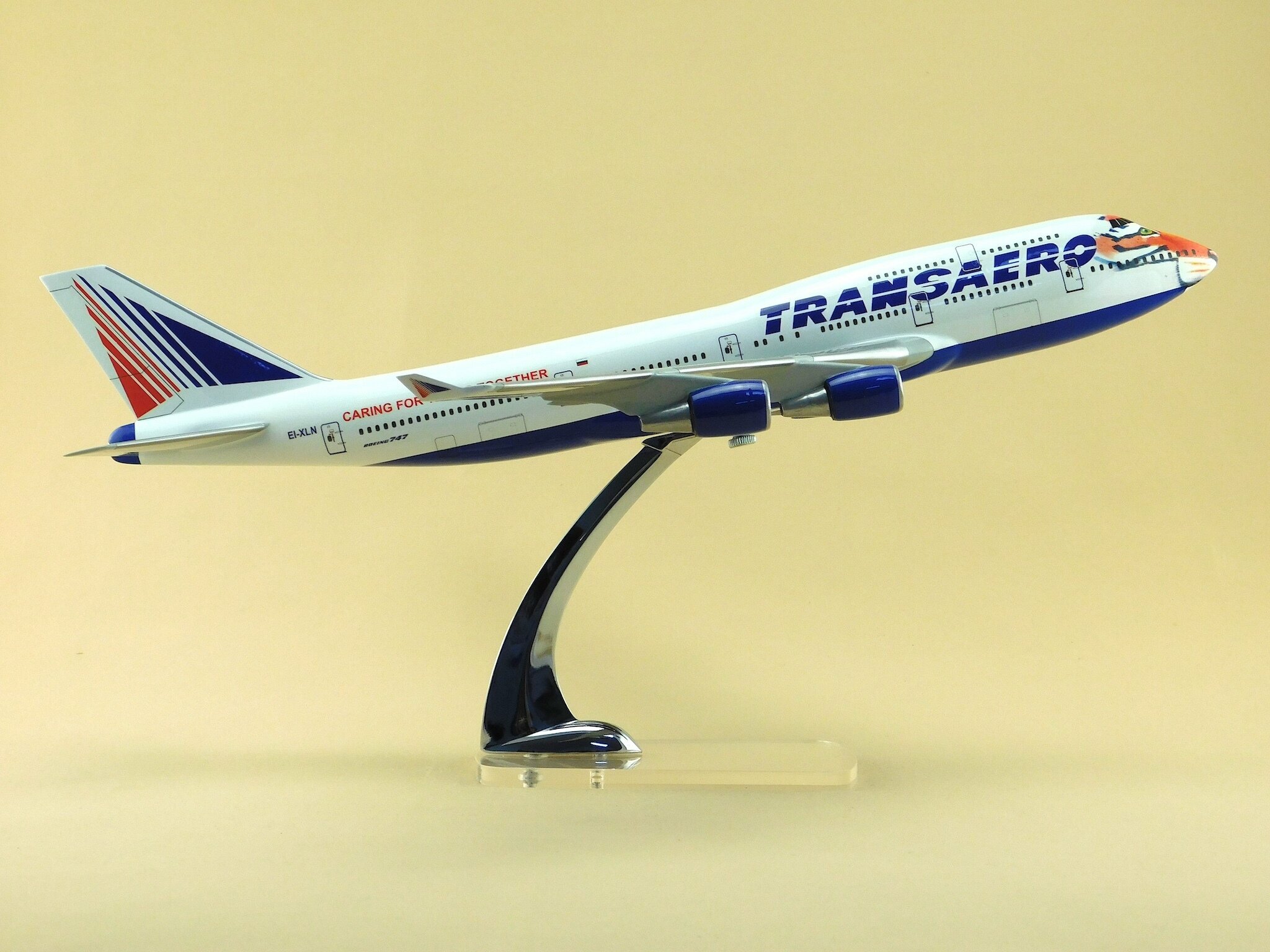 Модель самолета Boeing 747-400 (М1:144, Transaero с тигром, EI-XLN)