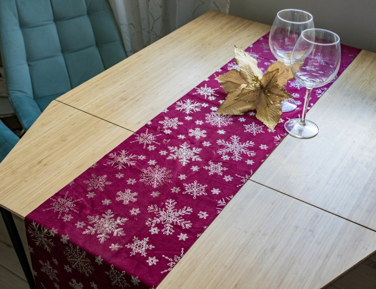 Дорожка для стола рождественская радость (Снежинки) бордовая 28х270 см Due Esse Christmas