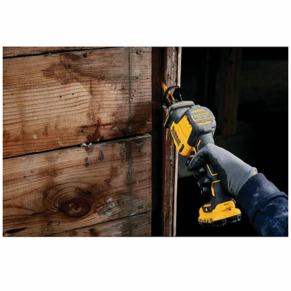 Аккумуляторная сабельная пила DeWALT DCS312D2 - фотография № 5