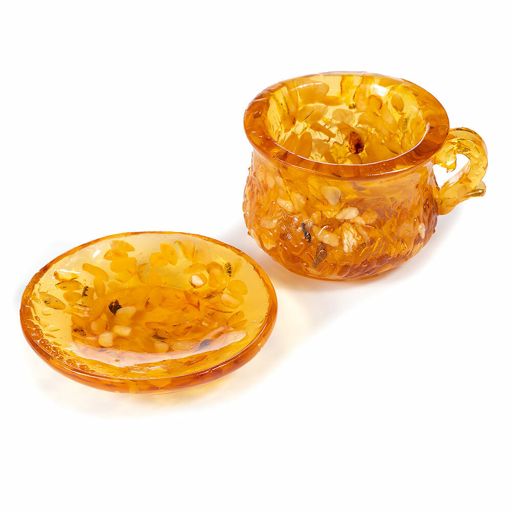 Сувенирная чашка с блюдцем с кусочками натурального янтаря - фотография № 6