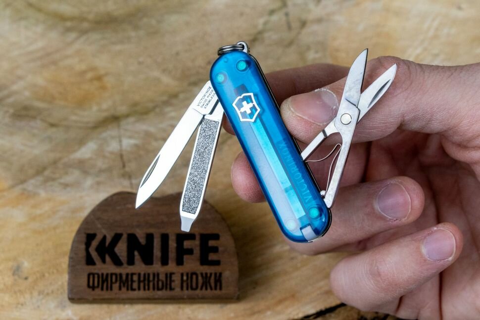 Карманный нож "Classic Sky High" X55CrMo14 Cellidor 0.6223.T61G от Victorinox