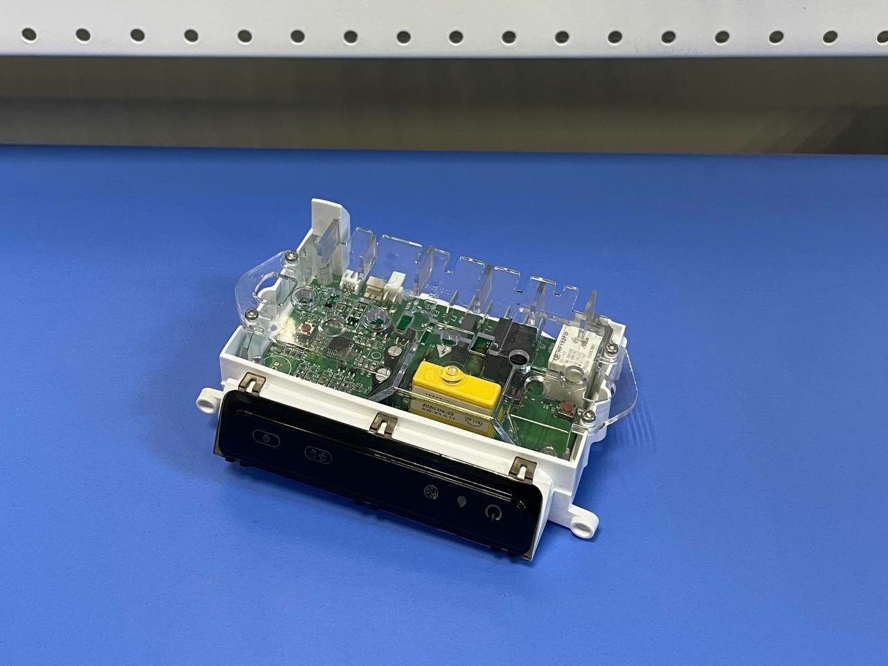 фото Модуль управления парогенератора Braun IS 7143WH