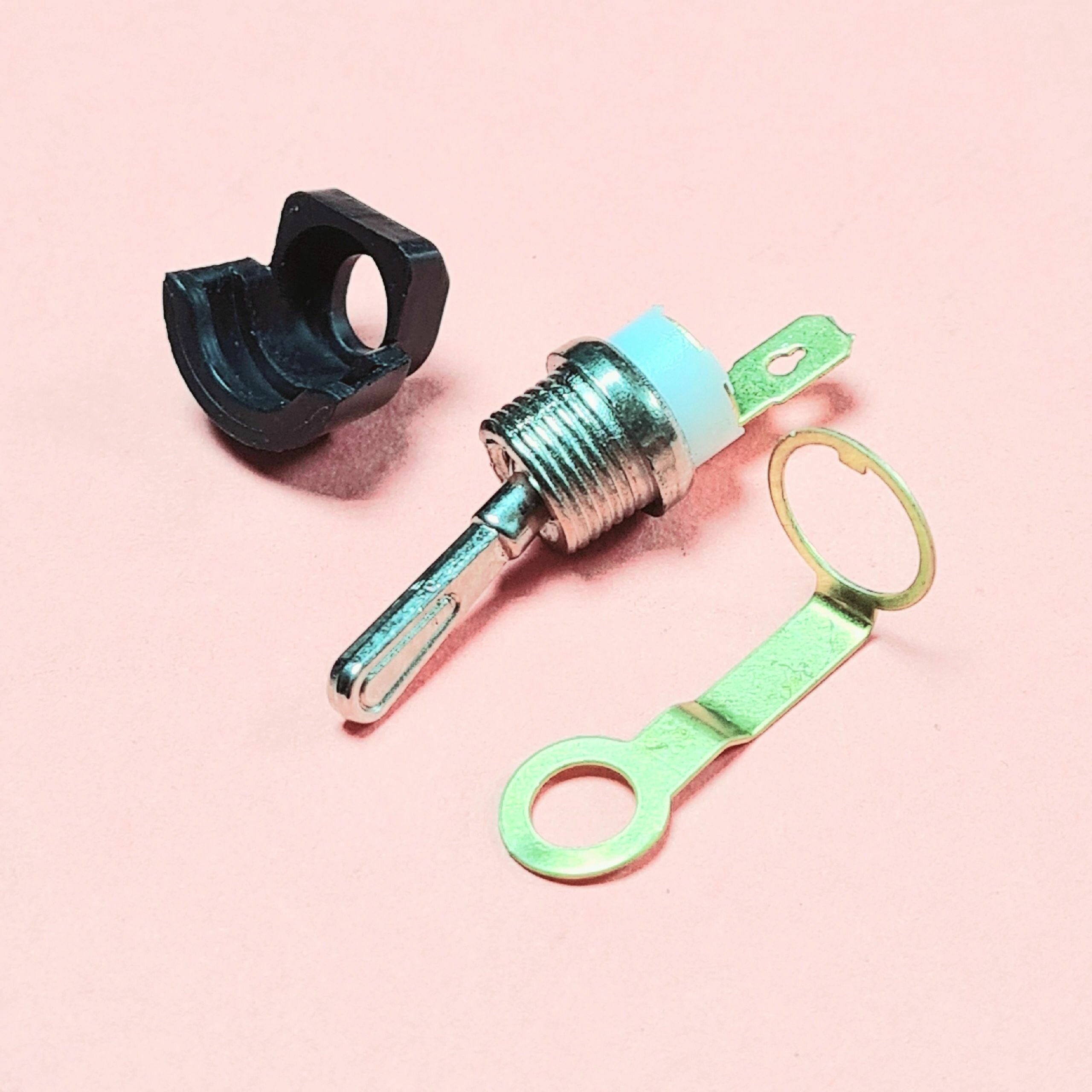 фото Кнопка стоп выключатель (тумблер) для бензопилы 38 3800 3816 45 52 4500 5200 завод