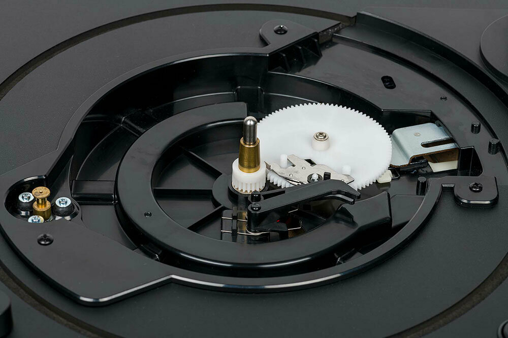 Проигрыватель виниловых дисков Thorens TD 101 A чёрный матовый