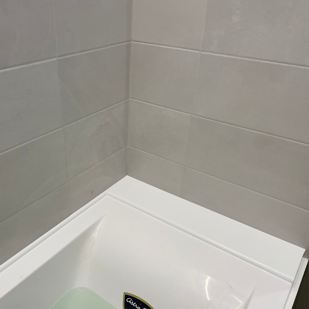 Акриловый плинтус бордюр, универсальная широкая накладка для ванны, суперплинтус НСТ 110-750 мм - фотография № 2
