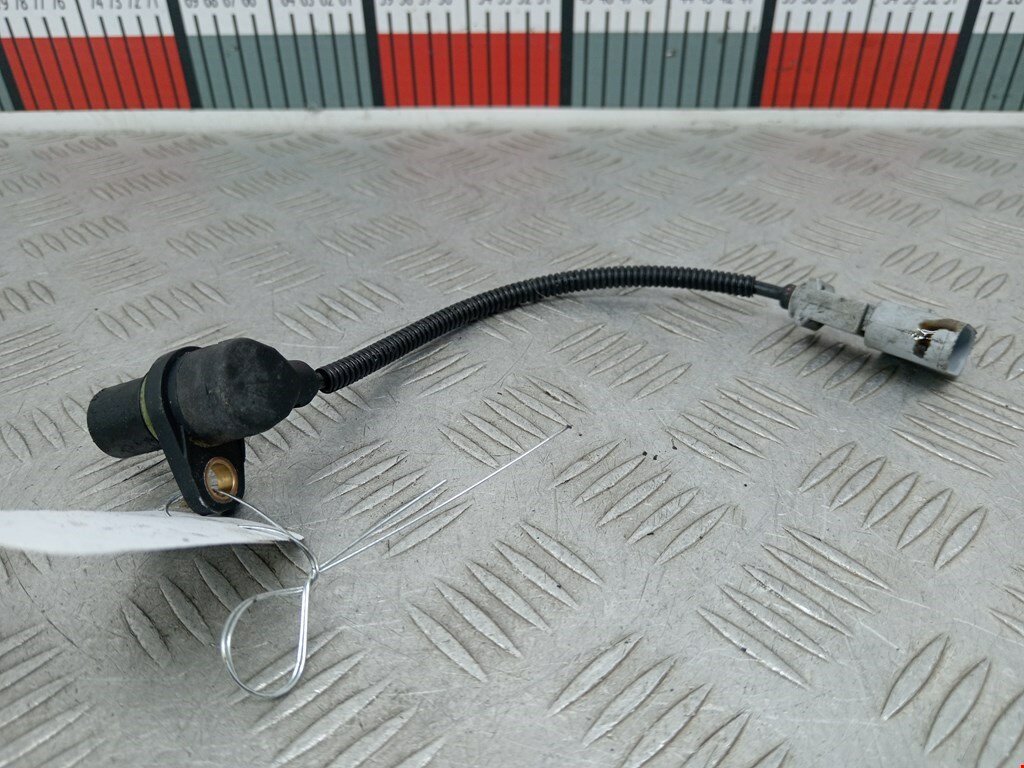 Датчик коленвала Volkswagen Golf 6 арт. 2220108