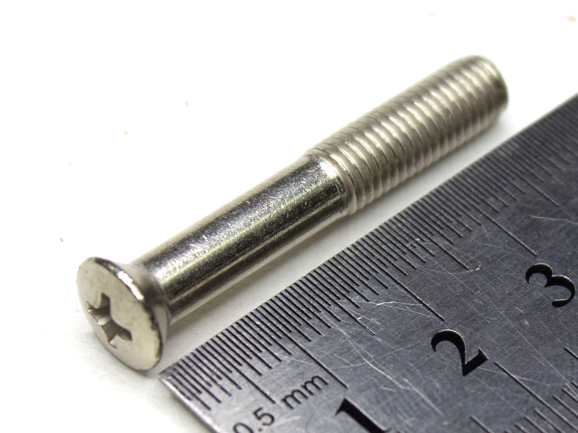 FENDER Micro-Tilt 3 Bolt Machine Screw 001-2156-000