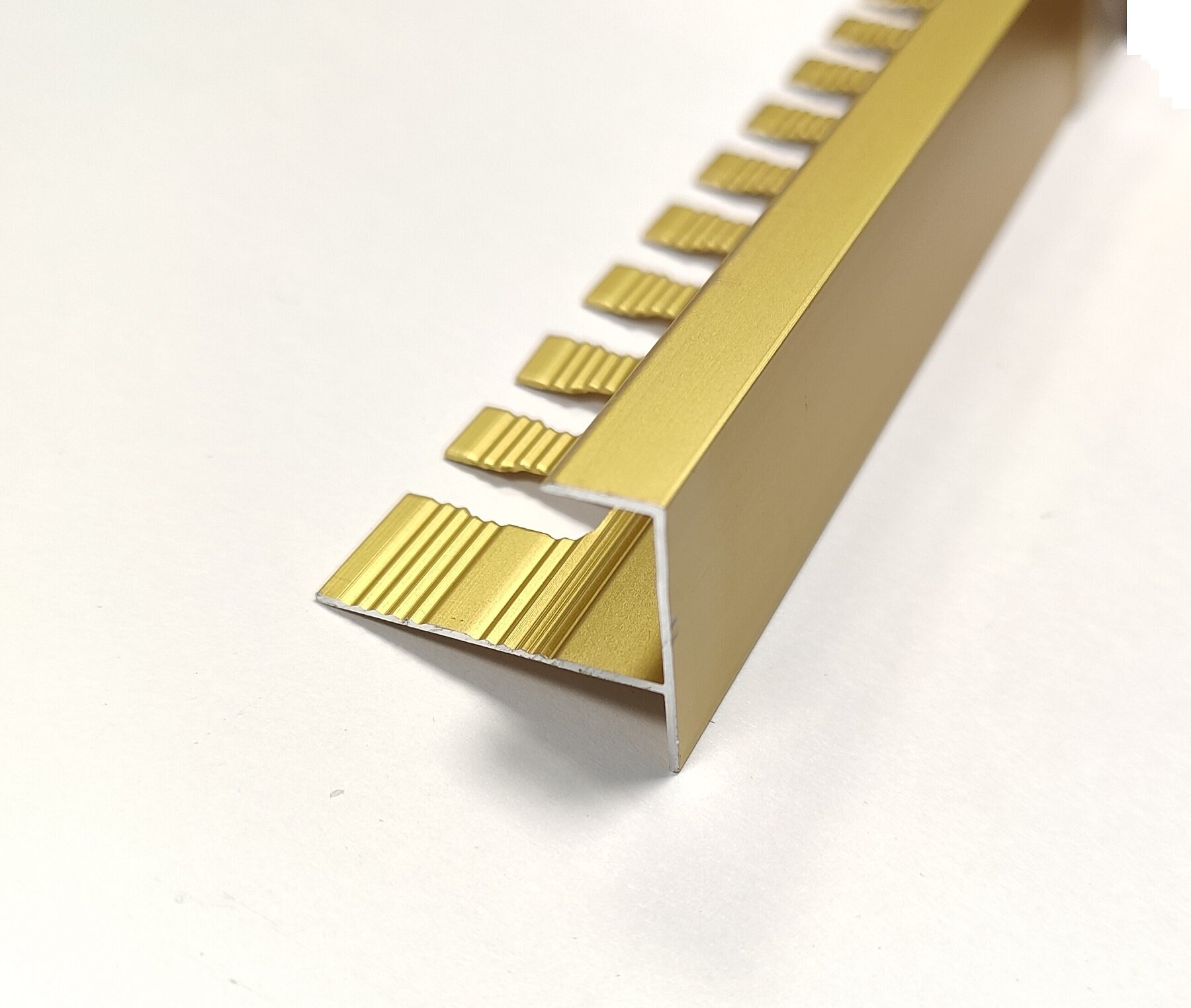 Профиль F-образный алюминиевый для плитки до 12мм, ПФ-12, длина 2,7м, Анод золото матовое - фотография № 2