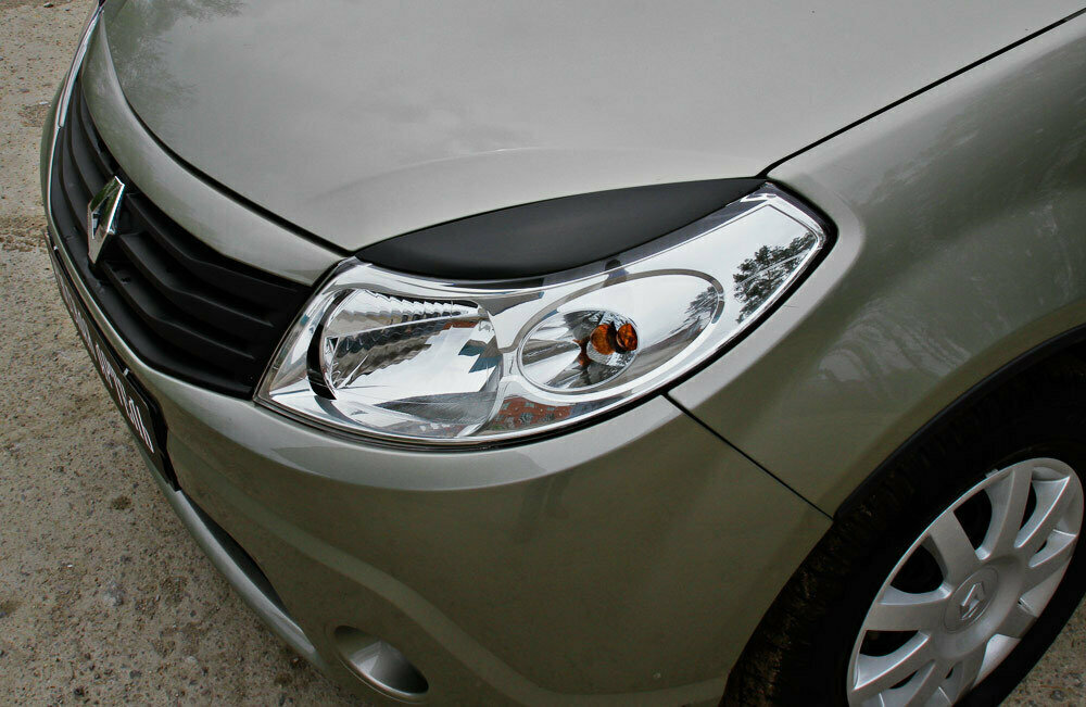 Накладки на передние фары (Реснички) Renault Sandero Stepway 2009-2013