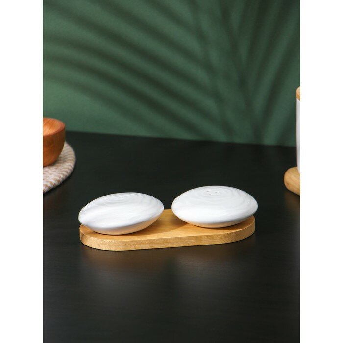 Набор для специй на деревянной подставке BellaTenero «Ласточкины гнёзда», 2 предмета: солонка 50 мл, перечница 50 мл, цвет белый - фотография № 1