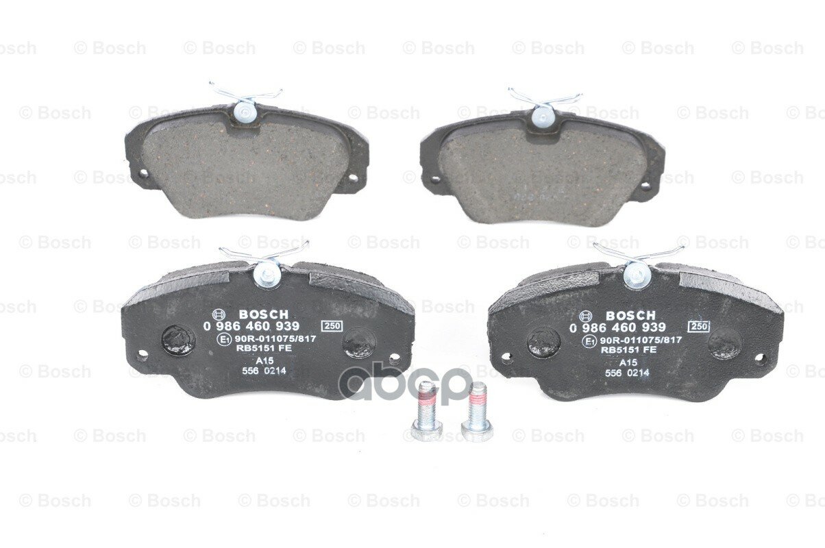 Колодки тормозные дисковые BOSCH 0 986 460 939 ( передние )