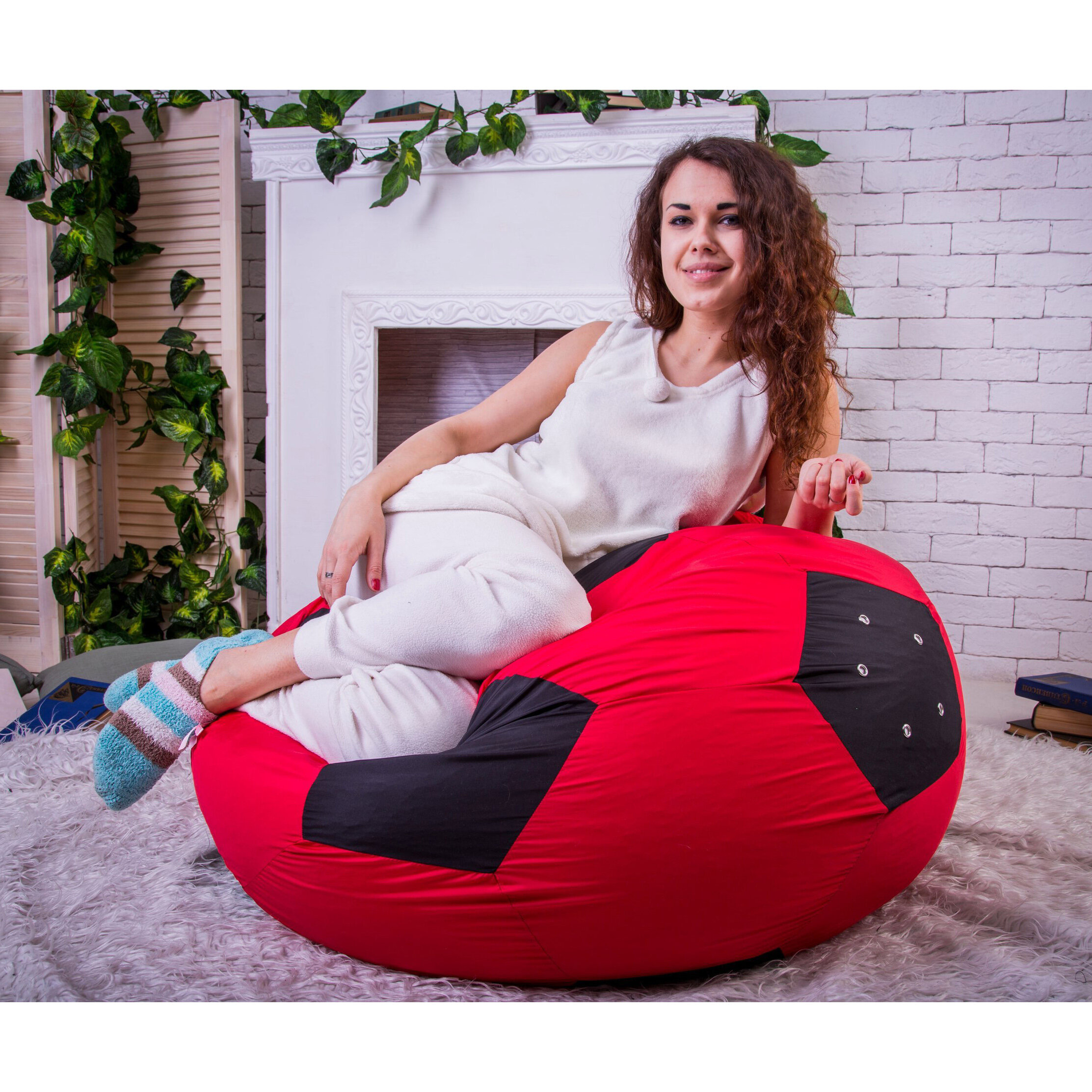 Мягкое кресло "Мяч" красно-черное, ткань Дюспо милки, Диаметр 100см / 100 литров от производителя kreslo-Igrushka - фотография № 1
