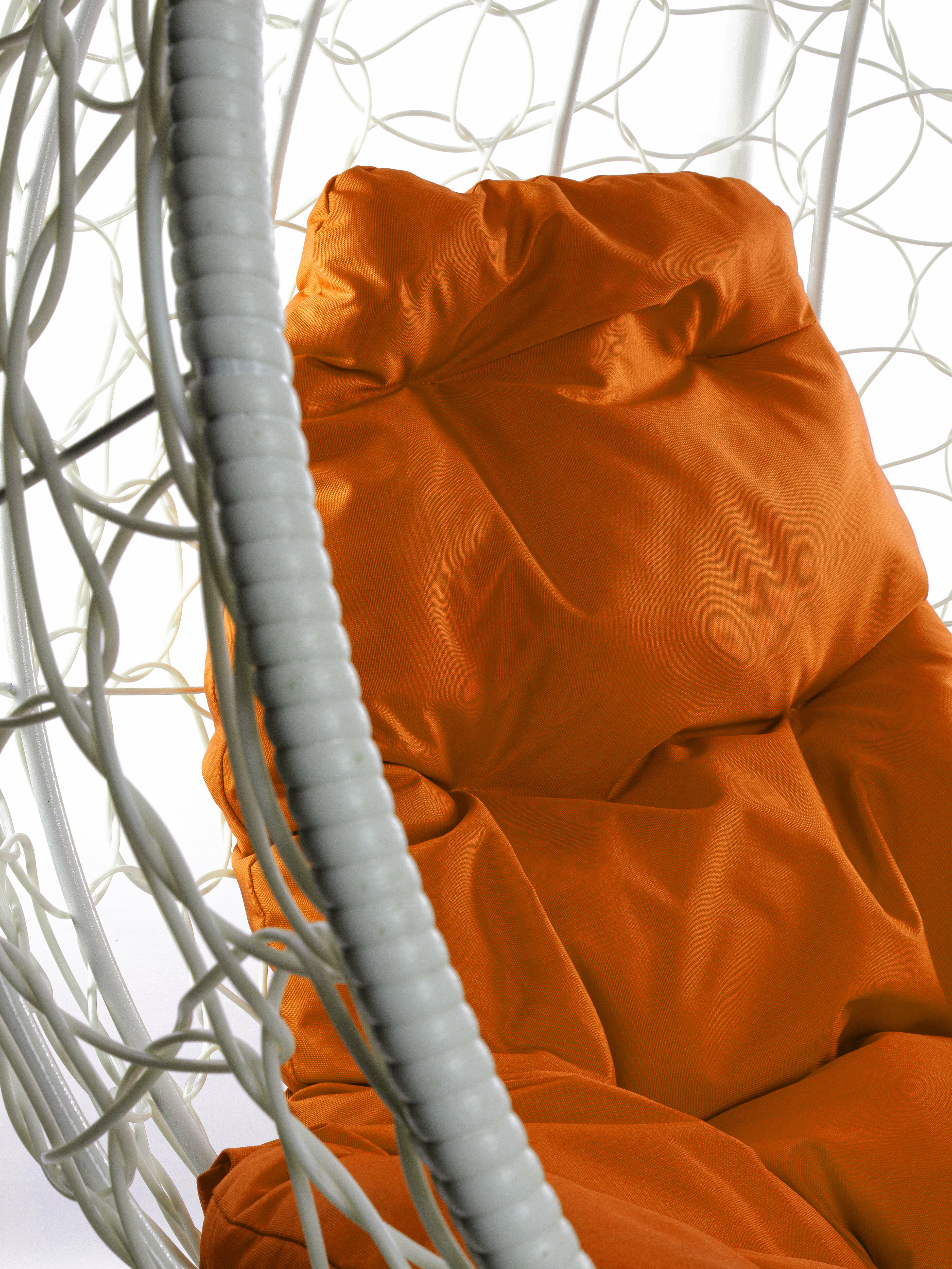 Подвесное кресло ротанг белое, оранжевая подушка - фотография № 9