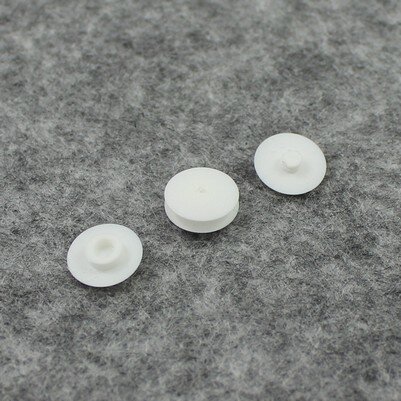 Клепки 1,5 мм белые пластиковые (100 шт)