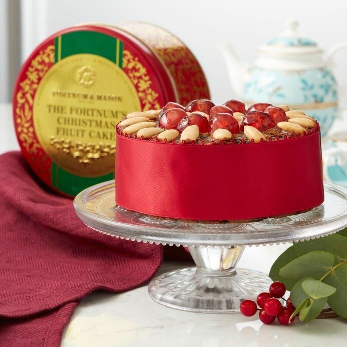 Рождественский фруктовый кекс Fortnum and Mason The Fortnum s Christmas Fruit Cake in a Tin (900 г) - фотография № 2