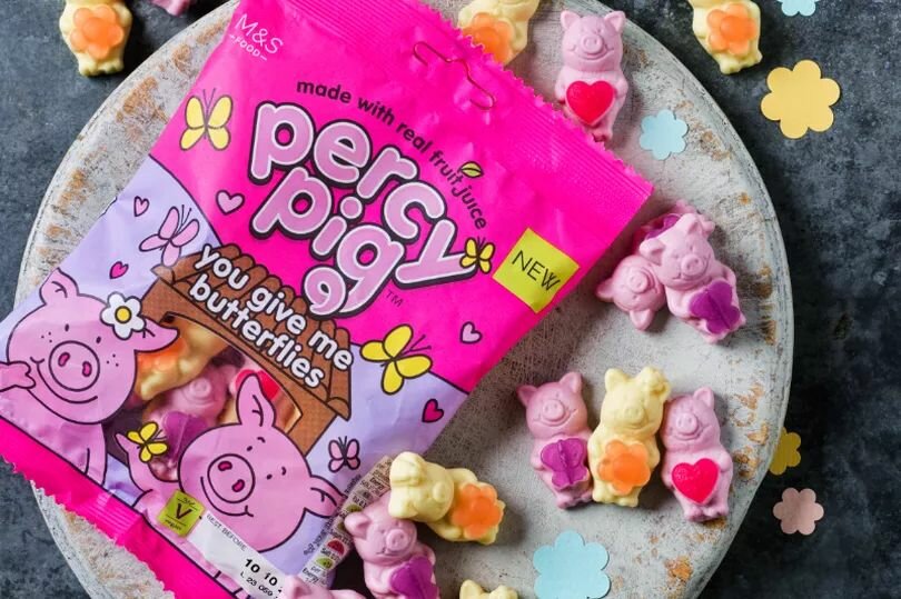 Кондитерский сюрприз-бокс Mark and Spencer Percy Pig Letterbox Gift Поросенок Перси - фотография № 5