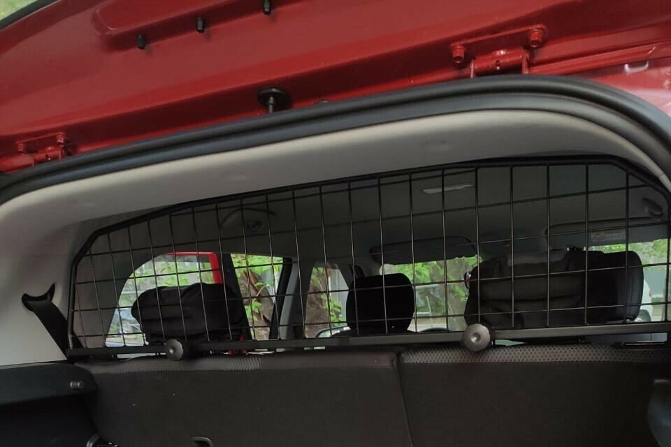 Hyundai Creta решетка в багажник металлическая Dog Voyage - фотография № 2