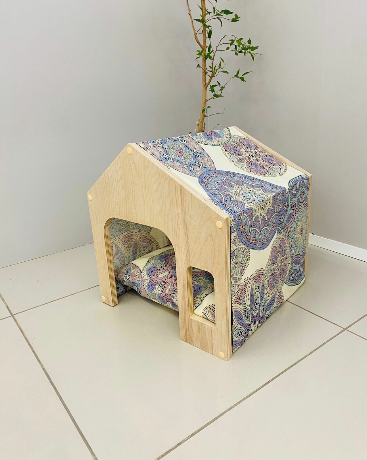 Деревянный домик для кошек - фотография № 5