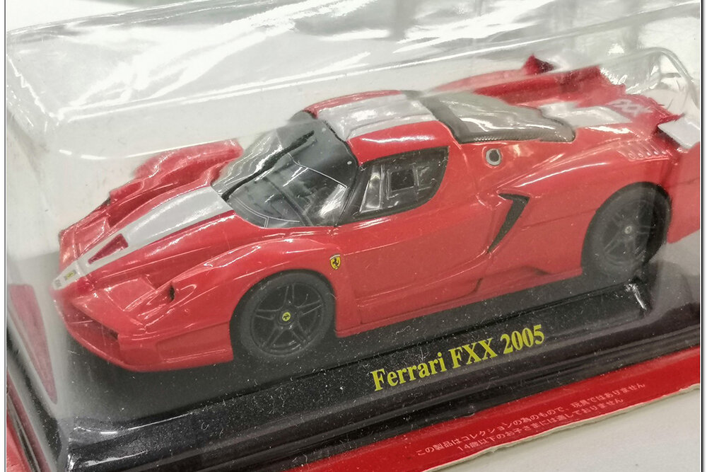 FERRARI FXX 2005 RED