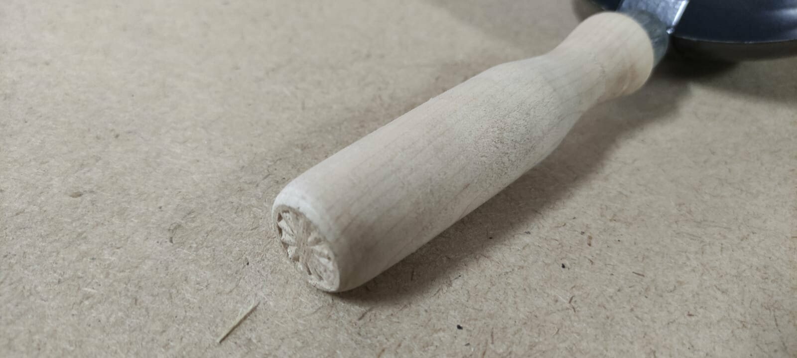 Ковш стальной строительный укатурный 160 СИБРТЕХ деревянная ручка