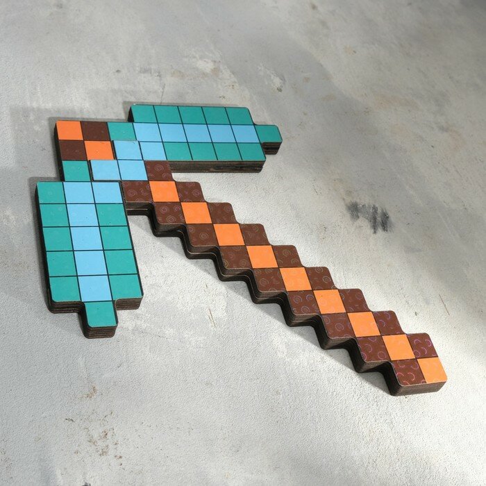 фото Сувенир деревянный "Кирка", 22х29х1,2 см, пиксельный, алмазный