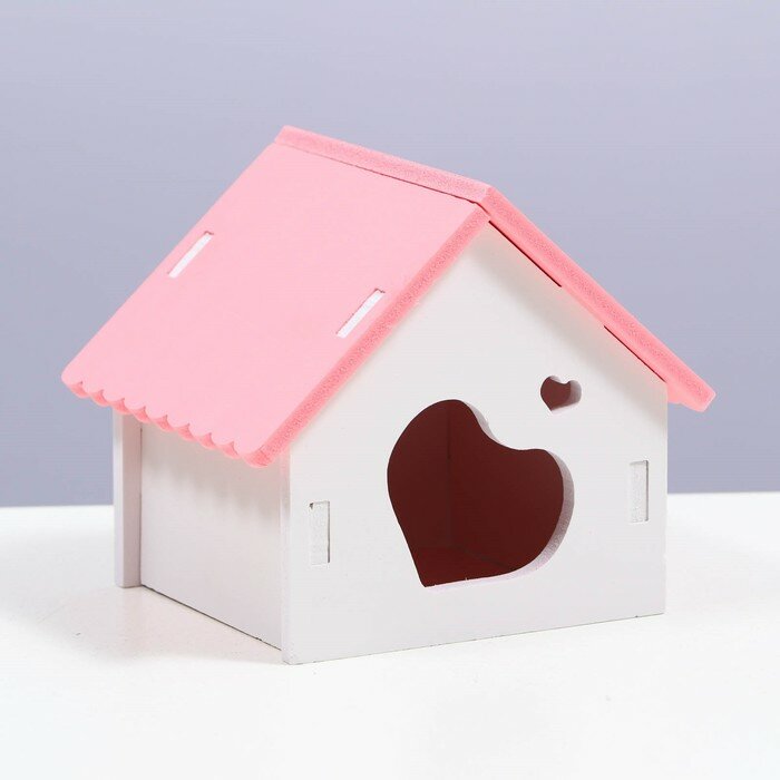 Домик для грызунов с треугольной крышей, 10 х 9 х 10,5 см, розовый - фотография № 1