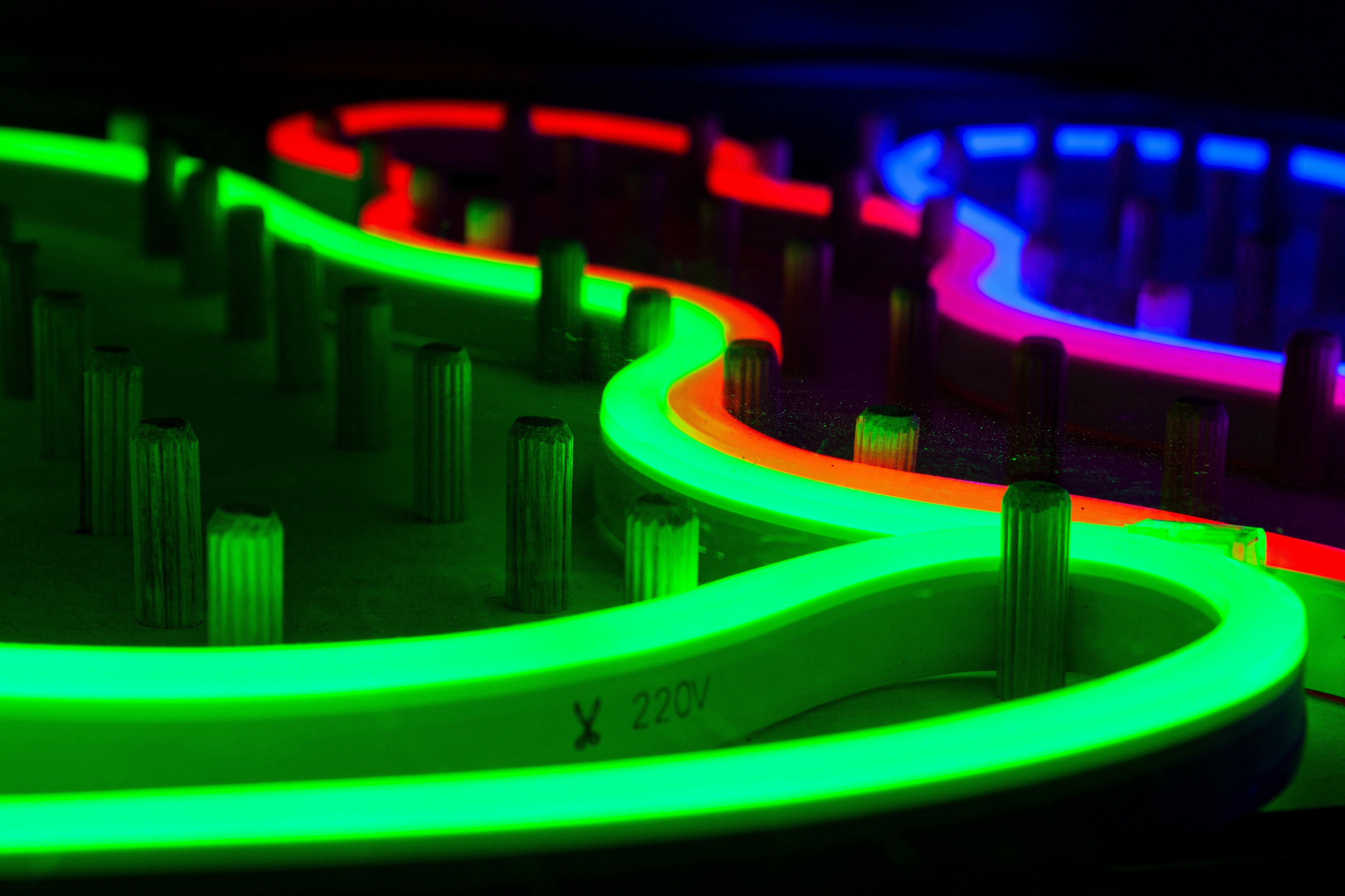 PJ Neon, Интерьерная неоновая светодиодная лента для улицы и помещения - гибкий неон 5м, 8х16мм, 220В, 120 LED/m, IP 67, красный - фотография № 2