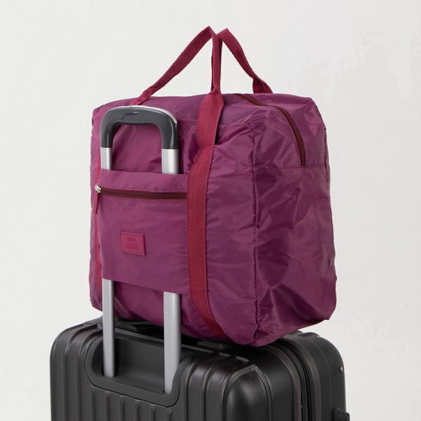 Сумка дорожная, складная в косметичку на молнии, наружный карман, держатель для чемодана, цвет бордовый - фотография № 4