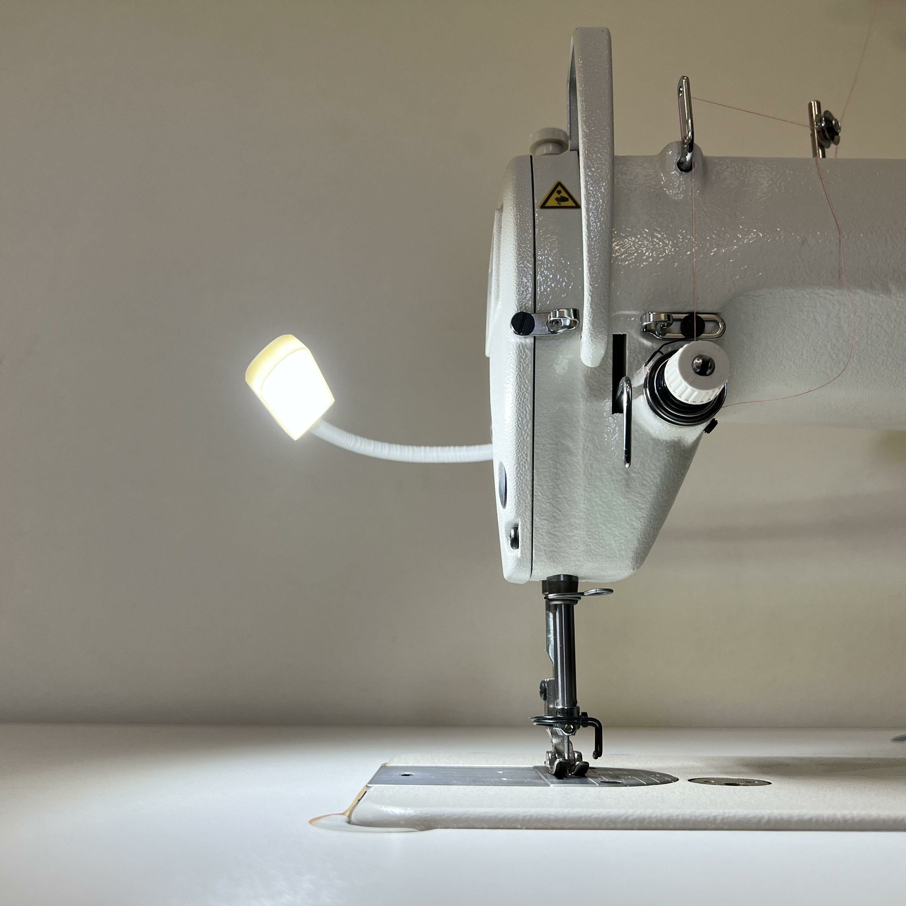 Энергосберегающий светодиодный светильник AOM-30A/ для швейных машин на магните - фотография № 4