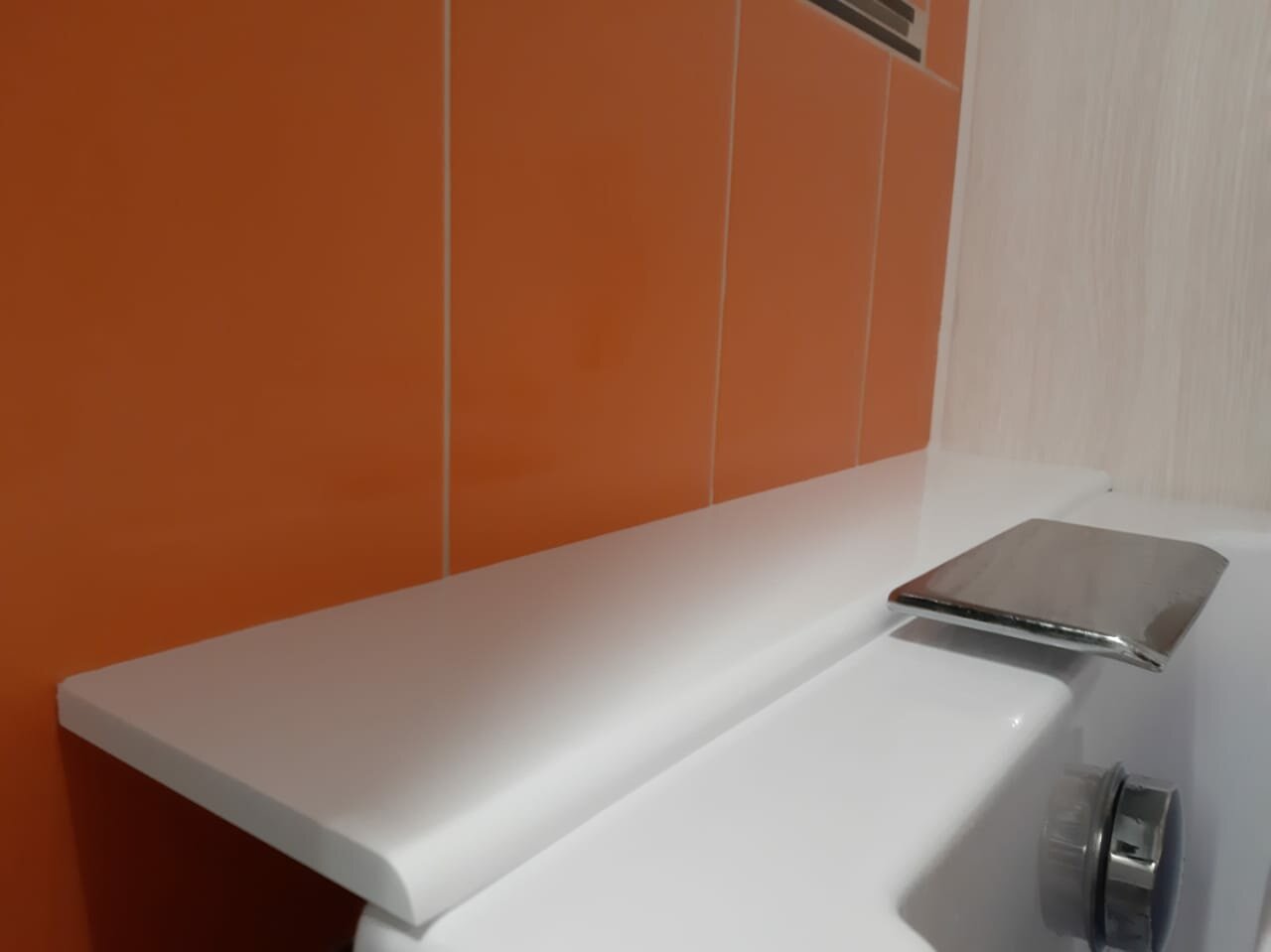 Акриловый плинтус бордюр, универсальная широкая накладка для ванны, суперплинтус НСТ 80-750 мм - фотография № 4