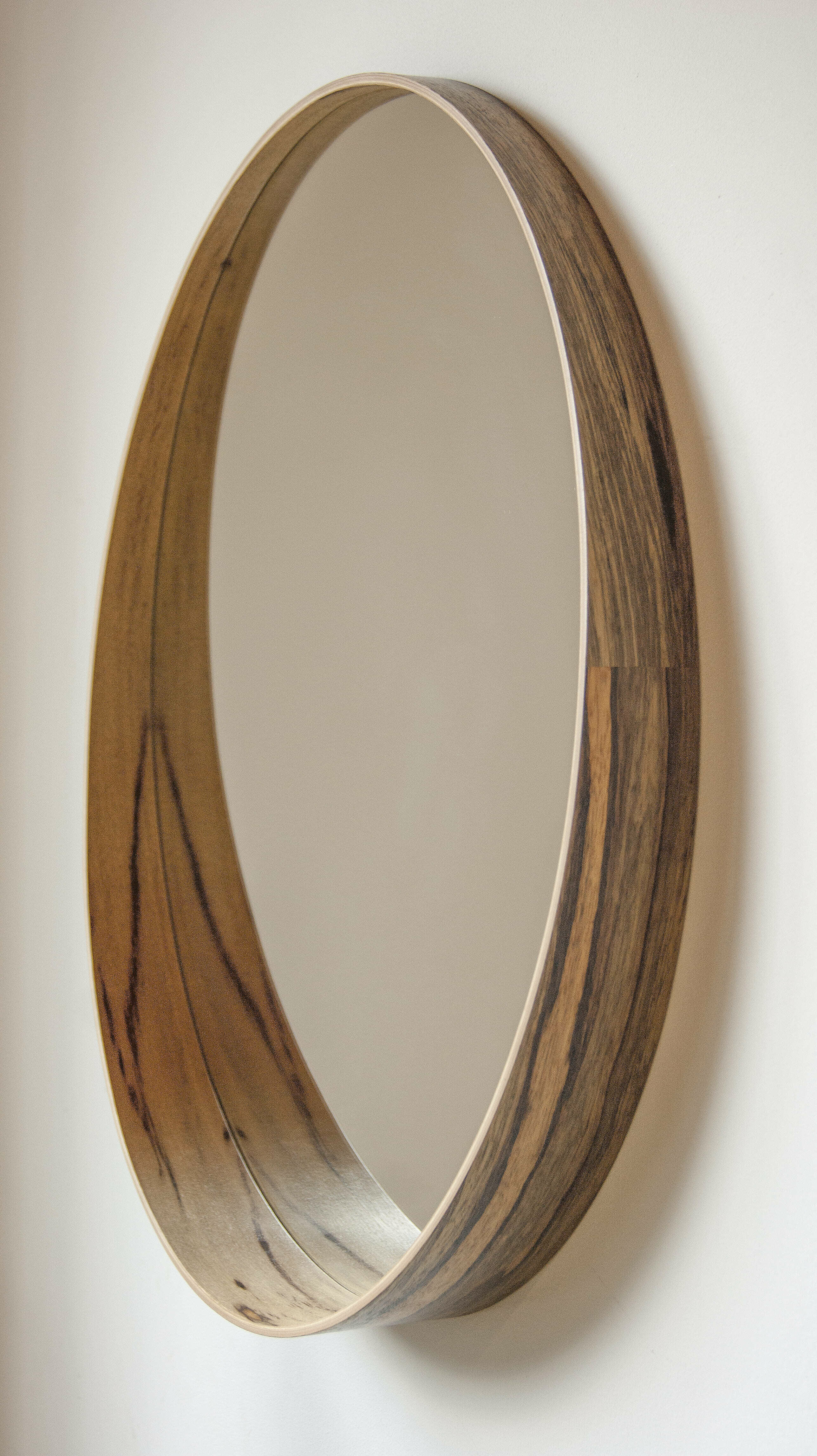Зеркало круглое настенное интерьерное в раме 80 см - фотография № 1