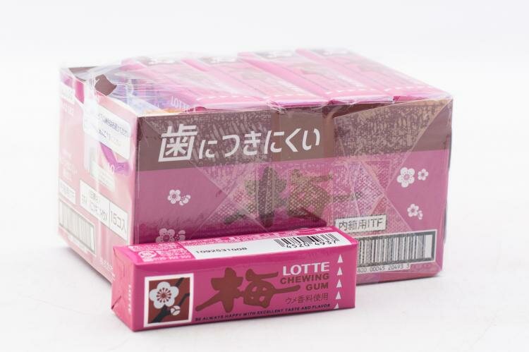 Жевательная резинка LOTTE UME GUM со вкусом японской сливы 31 грамм Упаковка 15 шт