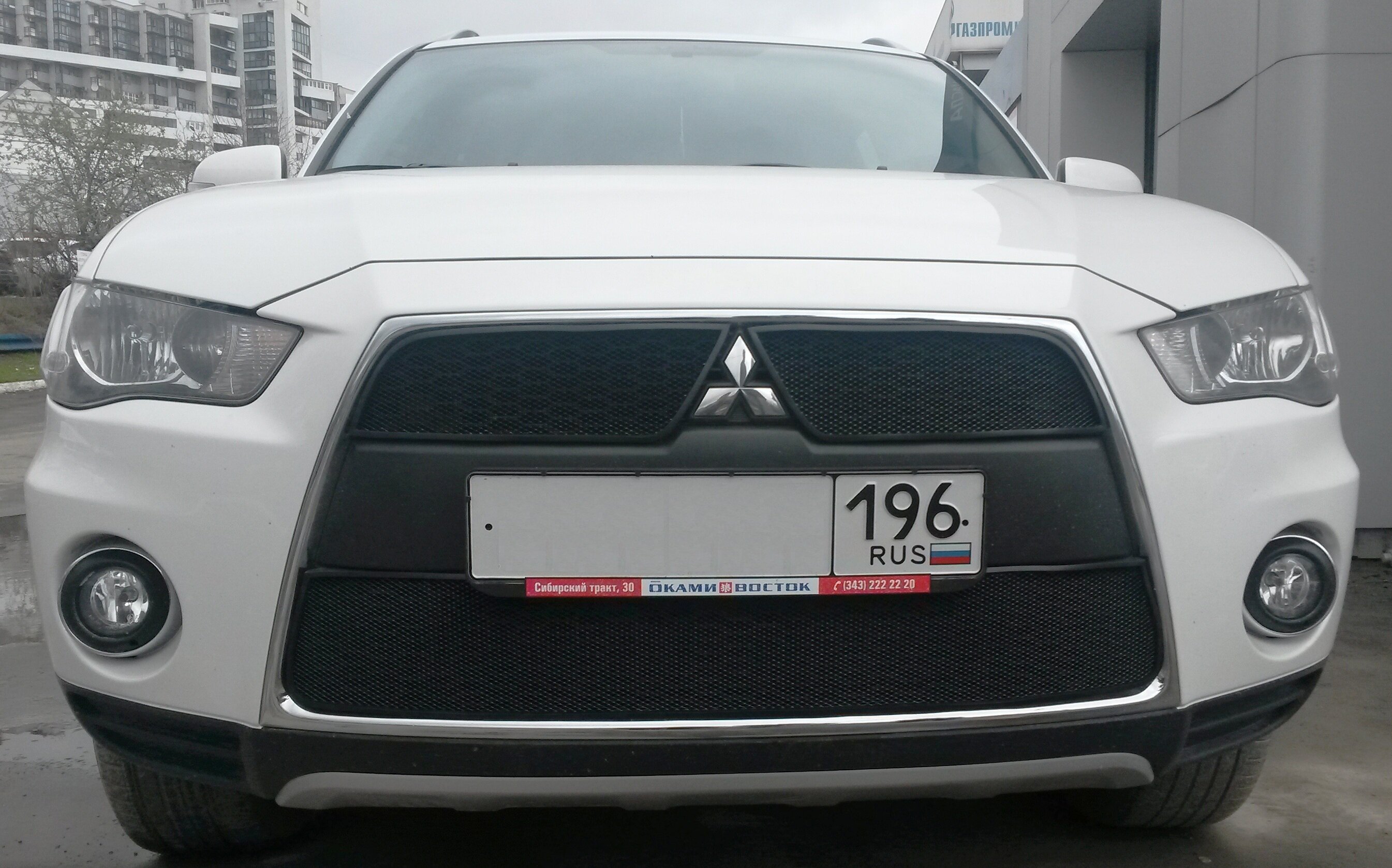 Защита радиатора (защитная сетка) Mitsubishi Outlander XL 2010-2012 (2 части) черная