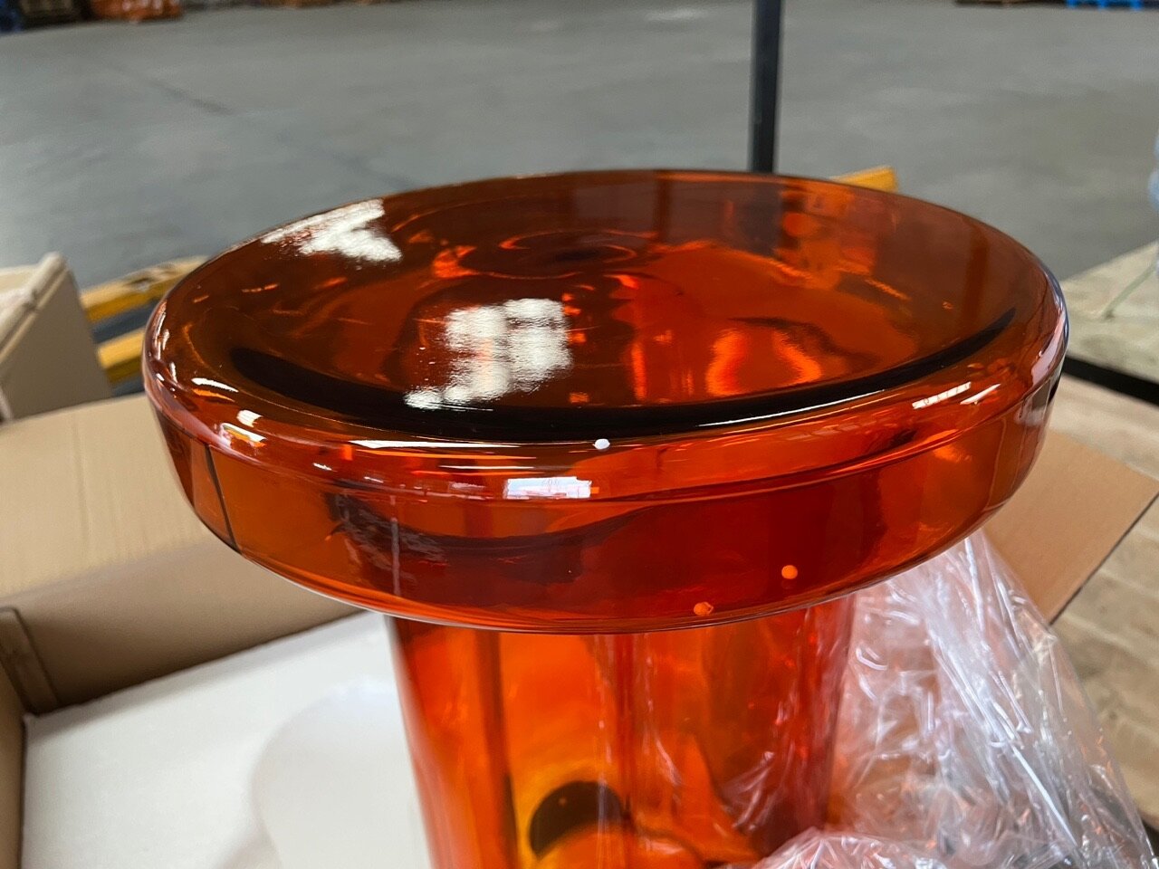 Кофейный столик из стекла в стиле SODA coffee and side-table by Miniforms (Бензиново-зеленый, высокий 38*45 см) - фотография № 20