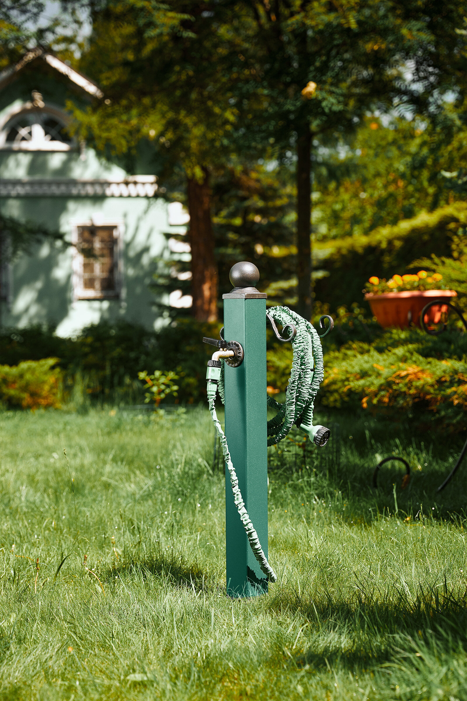 Водоразборная колонка SAHARA GREEN для организации полива садовых участков, парковых зон / цвет зеленый