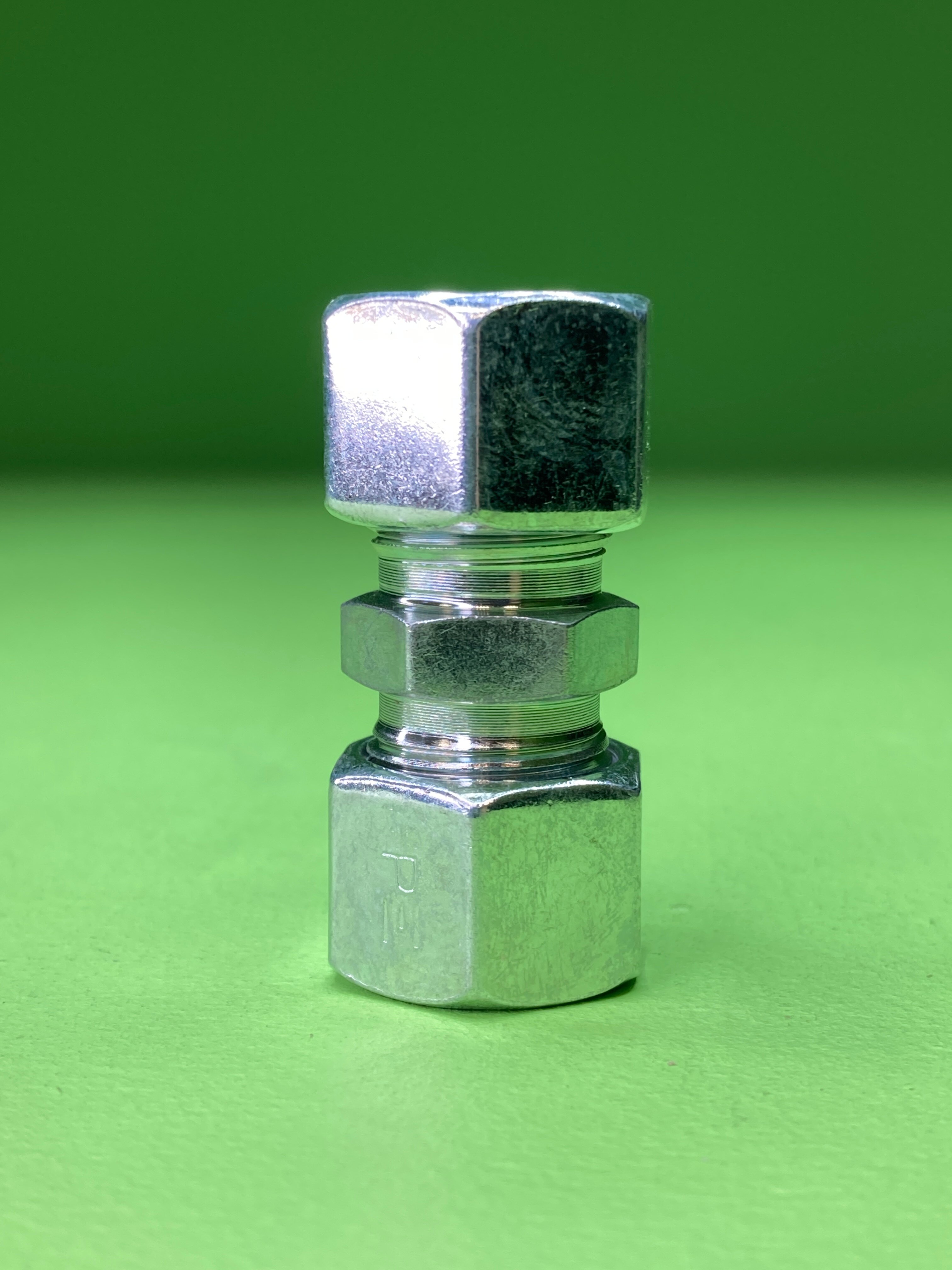 фото соединитель 12mm !\металл (версия с гайкой)