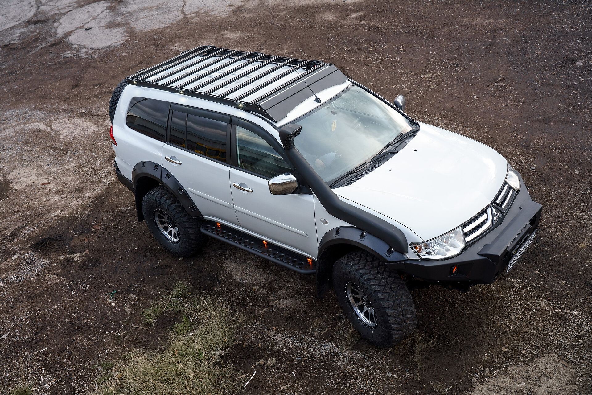 Пороги силовые STC Mitsubishi Pajero Sport 2008-2015 цельная ступень